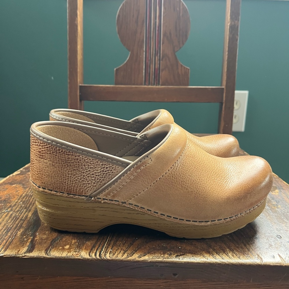 Dansko Tan Leather Clogs - Picture 4 of 6